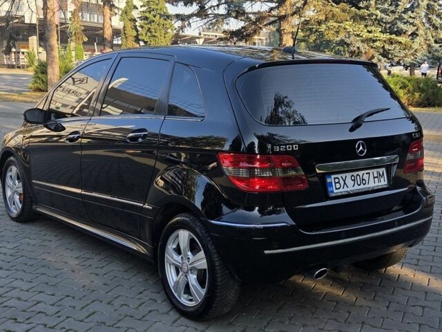 Чорний Мерседес Б-клас, об'ємом двигуна 2 л та пробігом 340 тис. км за 5999 $, фото 2 на Automoto.ua