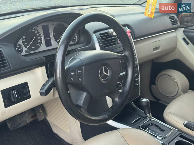 Черный Мерседес Б-класс, объемом двигателя 1.99 л и пробегом 330 тыс. км за 4999 $, фото 16 на Automoto.ua