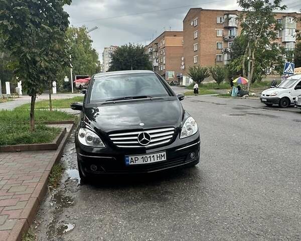 Чорний Мерседес Б-клас, об'ємом двигуна 2 л та пробігом 273 тис. км за 5700 $, фото 2 на Automoto.ua