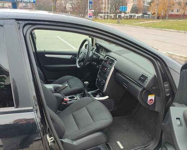 Чорний Мерседес Б-клас, об'ємом двигуна 1.5 л та пробігом 211 тис. км за 6200 $, фото 7 на Automoto.ua