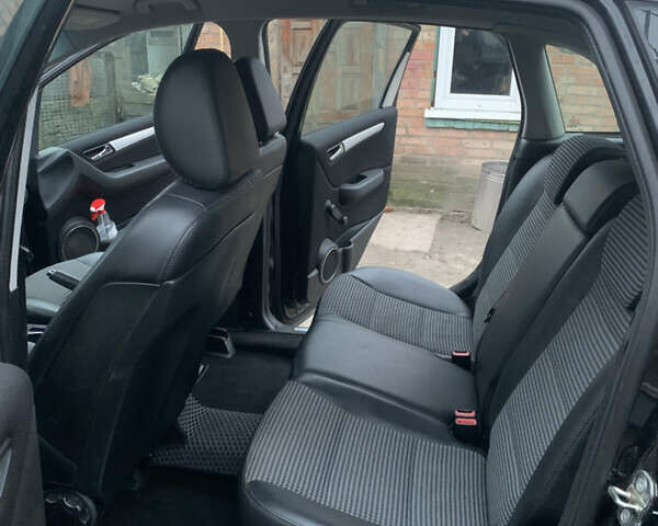 Черный Мерседес Б-класс, объемом двигателя 1.7 л и пробегом 226 тыс. км за 6500 $, фото 3 на Automoto.ua