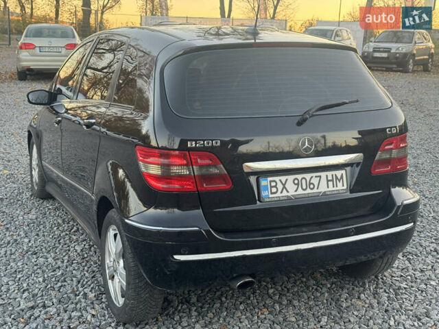 Черный Мерседес Б-класс, объемом двигателя 1.99 л и пробегом 330 тыс. км за 4999 $, фото 10 на Automoto.ua