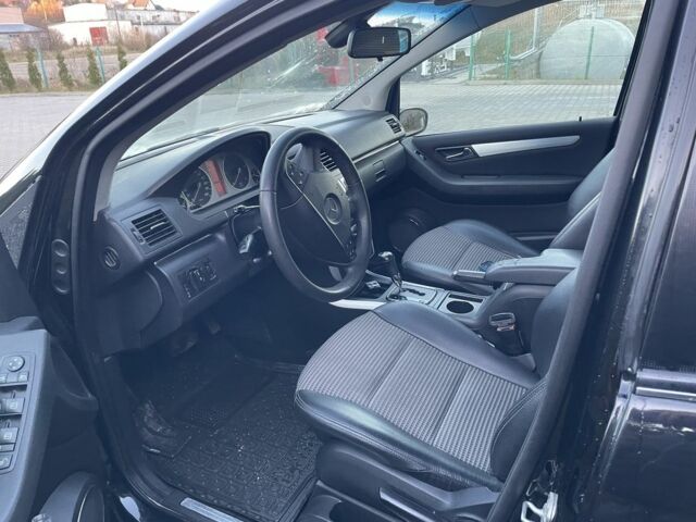 Чорний Мерседес Б-клас, об'ємом двигуна 2 л та пробігом 270 тис. км за 5500 $, фото 20 на Automoto.ua