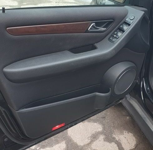 Черный Мерседес Б-класс, объемом двигателя 0 л и пробегом 470 тыс. км за 5500 $, фото 8 на Automoto.ua