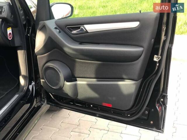 Чорний Мерседес Б-клас, об'ємом двигуна 1.7 л та пробігом 261 тис. км за 6900 $, фото 19 на Automoto.ua