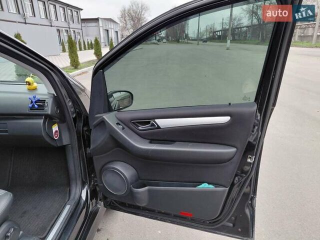 Черный Мерседес Б-класс, объемом двигателя 1.7 л и пробегом 260 тыс. км за 6557 $, фото 22 на Automoto.ua