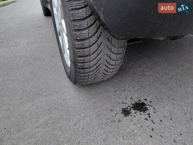 Черный Мерседес Б-класс, объемом двигателя 1.7 л и пробегом 260 тыс. км за 6557 $, фото 9 на Automoto.ua