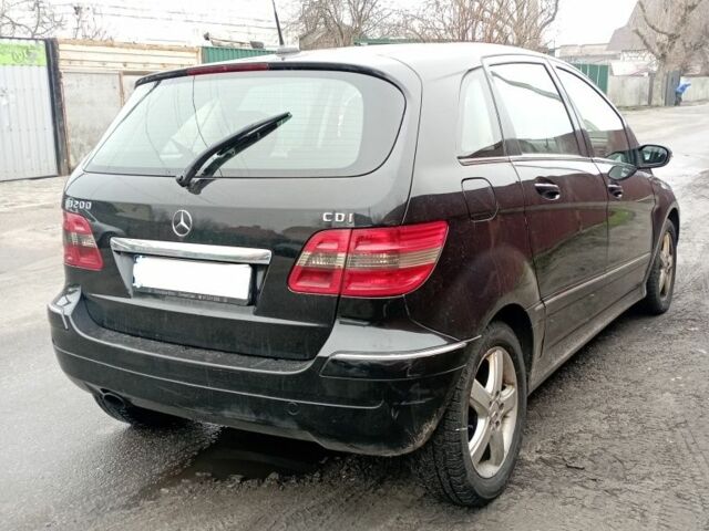 Черный Мерседес Б-класс, объемом двигателя 0 л и пробегом 410 тыс. км за 3300 $, фото 2 на Automoto.ua