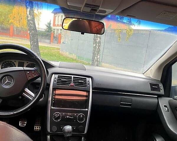 Черный Мерседес Б-класс, объемом двигателя 2 л и пробегом 270 тыс. км за 5700 $, фото 9 на Automoto.ua