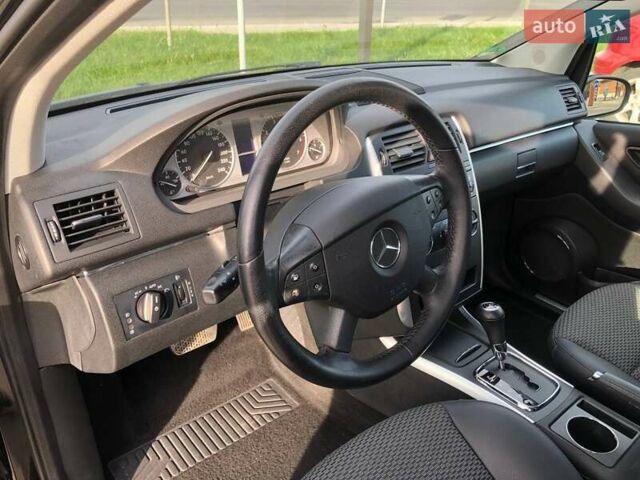 Чорний Мерседес Б-клас, об'ємом двигуна 1.7 л та пробігом 261 тис. км за 6900 $, фото 17 на Automoto.ua