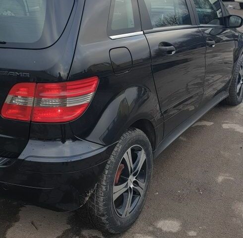 Черный Мерседес Б-класс, объемом двигателя 0 л и пробегом 470 тыс. км за 5500 $, фото 2 на Automoto.ua