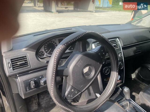 Черный Мерседес Б-класс, объемом двигателя 1.5 л и пробегом 185 тыс. км за 6150 $, фото 2 на Automoto.ua