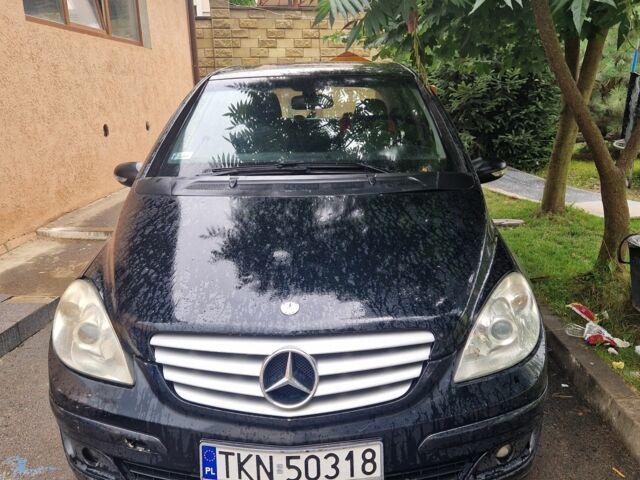 Чорний Мерседес Б-клас, об'ємом двигуна 2 л та пробігом 300 тис. км за 2500 $, фото 2 на Automoto.ua