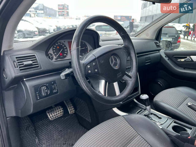 Черный Мерседес Б-класс, объемом двигателя 2 л и пробегом 265 тыс. км за 6990 $, фото 16 на Automoto.ua