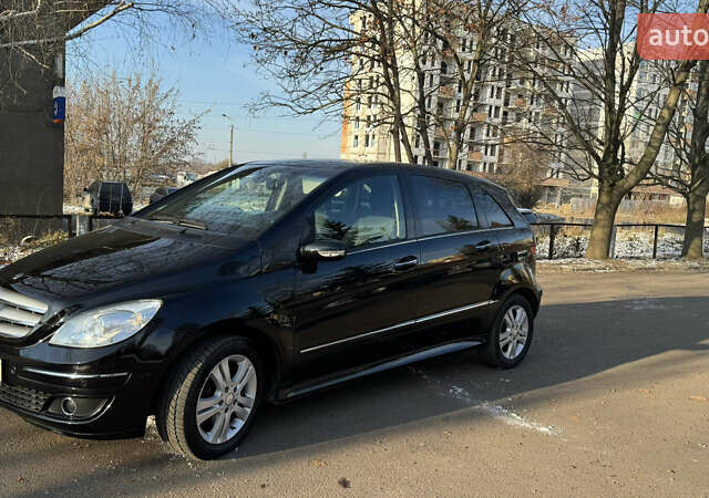 Черный Мерседес Б-класс, объемом двигателя 2 л и пробегом 248 тыс. км за 7500 $, фото 3 на Automoto.ua
