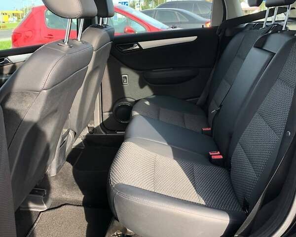 Чорний Мерседес Б-клас, об'ємом двигуна 1.7 л та пробігом 261 тис. км за 6900 $, фото 10 на Automoto.ua