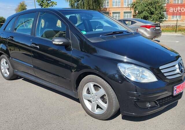 Чорний Мерседес Б-клас, об'ємом двигуна 0 л та пробігом 190 тис. км за 7300 $, фото 1 на Automoto.ua