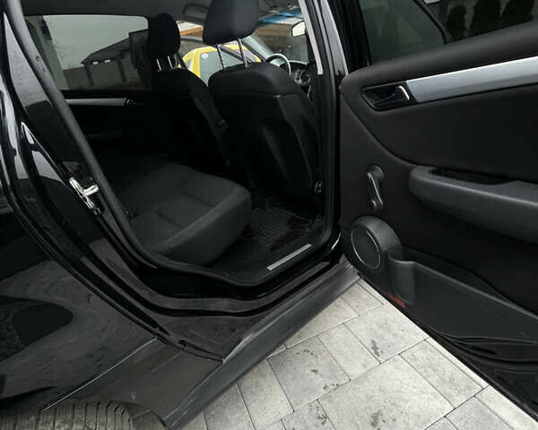 Чорний Мерседес Б-клас, об'ємом двигуна 2.03 л та пробігом 254 тис. км за 6700 $, фото 7 на Automoto.ua