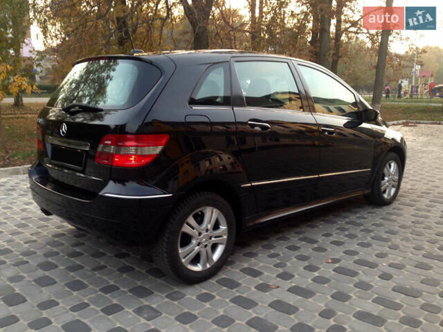 Чорний Мерседес Б-клас, об'ємом двигуна 1.7 л та пробігом 220 тис. км за 7000 $, фото 6 на Automoto.ua