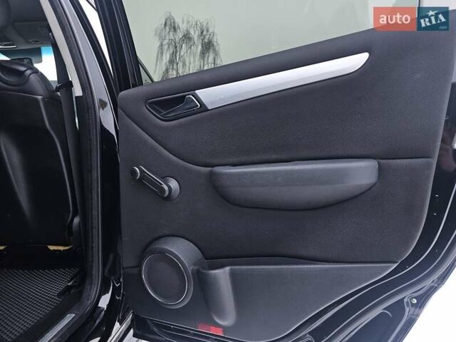 Чорний Мерседес Б-клас, об'ємом двигуна 1.7 л та пробігом 122 тис. км за 6599 $, фото 33 на Automoto.ua