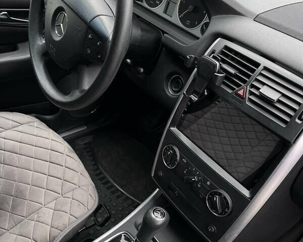 Чорний Мерседес Б-клас, об'ємом двигуна 2.03 л та пробігом 254 тис. км за 6700 $, фото 3 на Automoto.ua