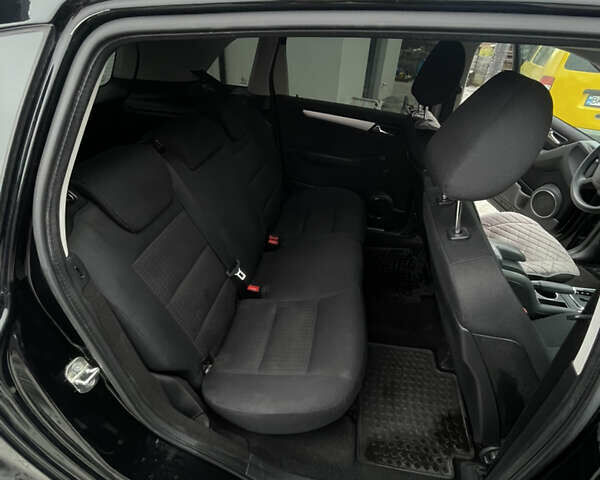 Чорний Мерседес Б-клас, об'ємом двигуна 2.03 л та пробігом 254 тис. км за 6700 $, фото 6 на Automoto.ua