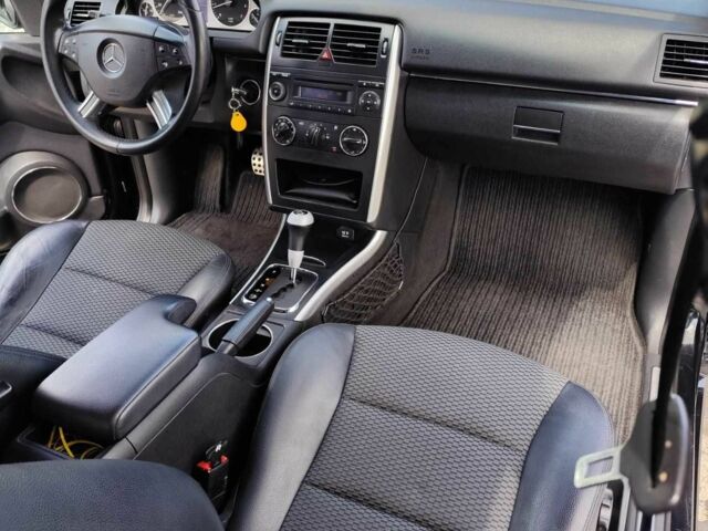 Черный Мерседес Б-класс, объемом двигателя 1.7 л и пробегом 170 тыс. км за 7200 $, фото 9 на Automoto.ua