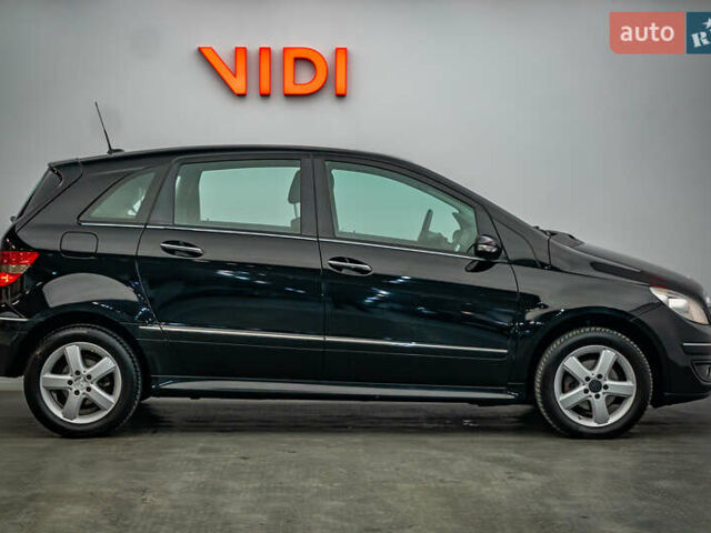 Чорний Мерседес Б-клас, об'ємом двигуна 1.7 л та пробігом 138 тис. км за 8366 $, фото 3 на Automoto.ua