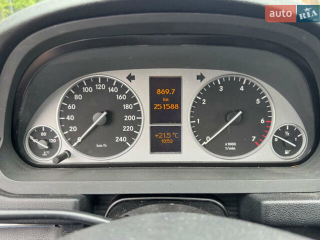 Черный Мерседес Б-класс, объемом двигателя 2 л и пробегом 205 тыс. км за 6650 $, фото 10 на Automoto.ua
