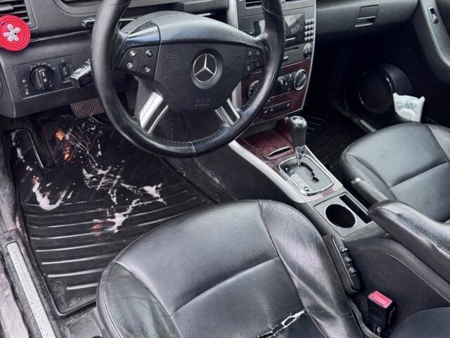 Черный Мерседес Б-класс, объемом двигателя 2 л и пробегом 360 тыс. км за 2699 $, фото 8 на Automoto.ua