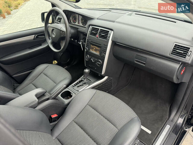 Черный Мерседес Б-класс, объемом двигателя 1.7 л и пробегом 197 тыс. км за 7800 $, фото 17 на Automoto.ua