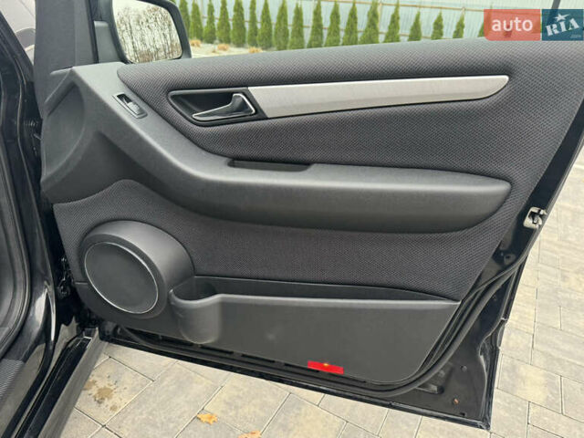 Черный Мерседес Б-класс, объемом двигателя 1.7 л и пробегом 197 тыс. км за 7800 $, фото 18 на Automoto.ua