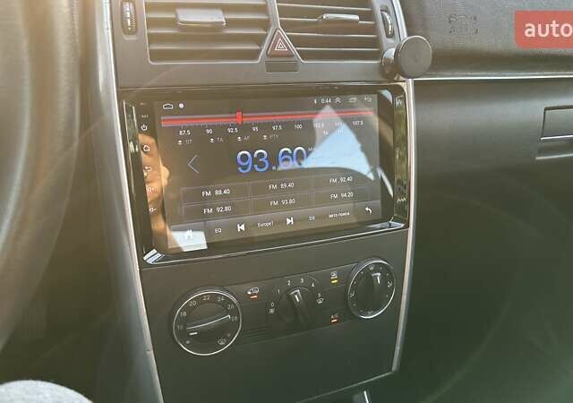Черный Мерседес Б-класс, объемом двигателя 1.7 л и пробегом 93 тыс. км за 6800 $, фото 62 на Automoto.ua