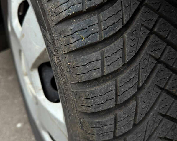 Чорний Мерседес Б-клас, об'ємом двигуна 2.03 л та пробігом 280 тис. км за 5500 $, фото 5 на Automoto.ua