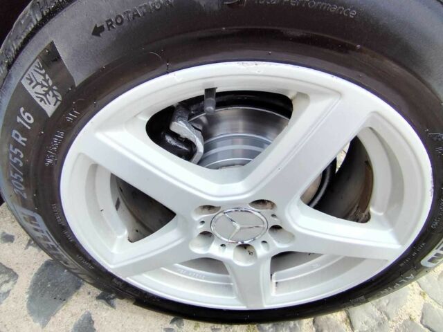 Черный Мерседес Б-класс, объемом двигателя 1.7 л и пробегом 170 тыс. км за 7200 $, фото 6 на Automoto.ua