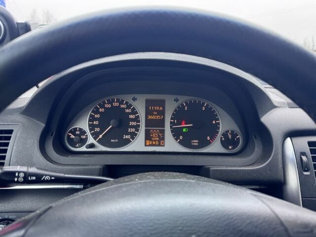 Черный Мерседес Б-класс, объемом двигателя 2 л и пробегом 360 тыс. км за 2699 $, фото 9 на Automoto.ua