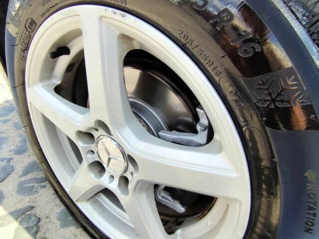 Черный Мерседес Б-класс, объемом двигателя 1.7 л и пробегом 170 тыс. км за 7200 $, фото 5 на Automoto.ua