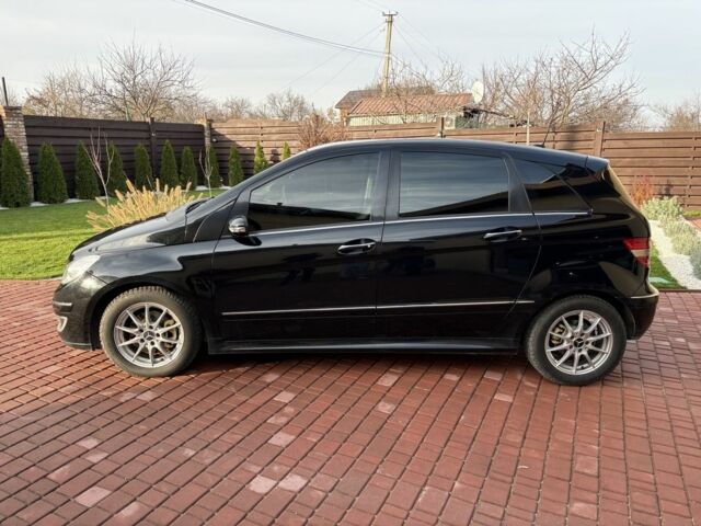 Чорний Мерседес Б-клас, об'ємом двигуна 2 л та пробігом 280 тис. км за 6500 $, фото 1 на Automoto.ua