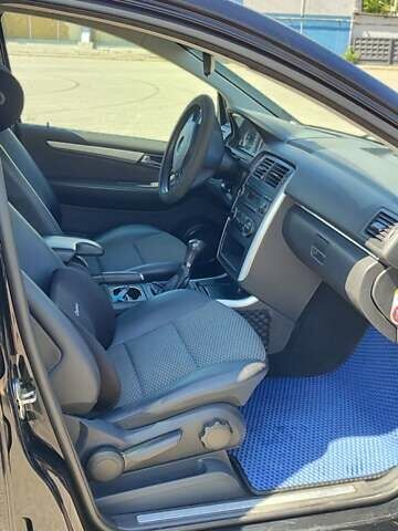 Черный Мерседес Б-класс, объемом двигателя 1.9 л и пробегом 245 тыс. км за 6800 $, фото 12 на Automoto.ua