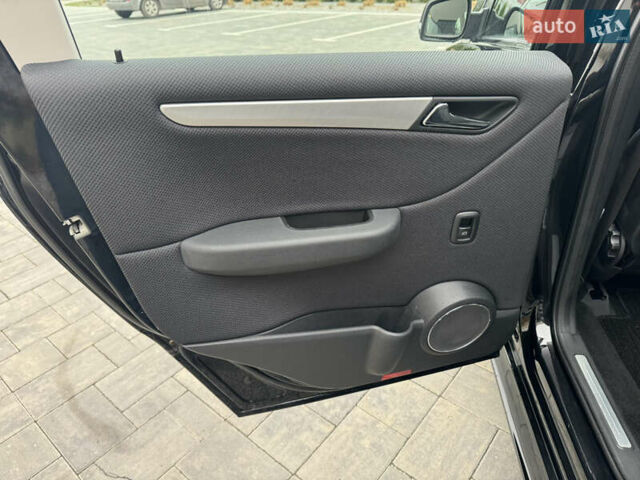 Черный Мерседес Б-класс, объемом двигателя 1.7 л и пробегом 197 тыс. км за 7800 $, фото 21 на Automoto.ua