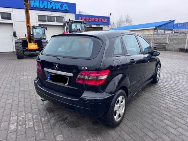 Черный Мерседес Б-класс, объемом двигателя 2 л и пробегом 360 тыс. км за 2699 $, фото 4 на Automoto.ua