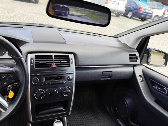 Черный Мерседес Б-класс, объемом двигателя 1.7 л и пробегом 170 тыс. км за 7200 $, фото 19 на Automoto.ua