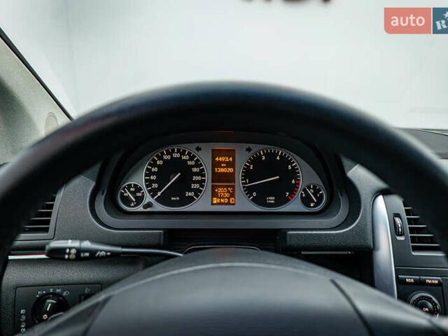 Чорний Мерседес Б-клас, об'ємом двигуна 1.7 л та пробігом 138 тис. км за 8366 $, фото 12 на Automoto.ua