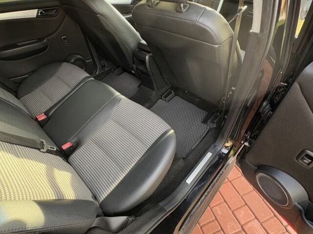 Чорний Мерседес Б-клас, об'ємом двигуна 2 л та пробігом 280 тис. км за 6500 $, фото 7 на Automoto.ua