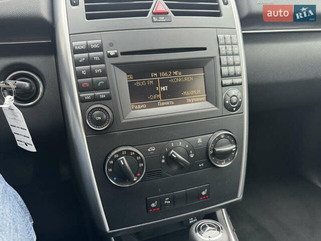 Черный Мерседес Б-класс, объемом двигателя 1.7 л и пробегом 197 тыс. км за 7800 $, фото 28 на Automoto.ua