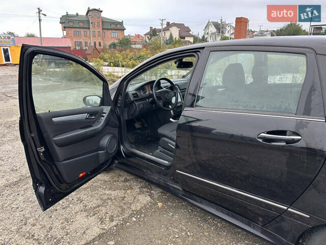 Чорний Мерседес Б-клас, об'ємом двигуна 2 л та пробігом 223 тис. км за 8000 $, фото 10 на Automoto.ua