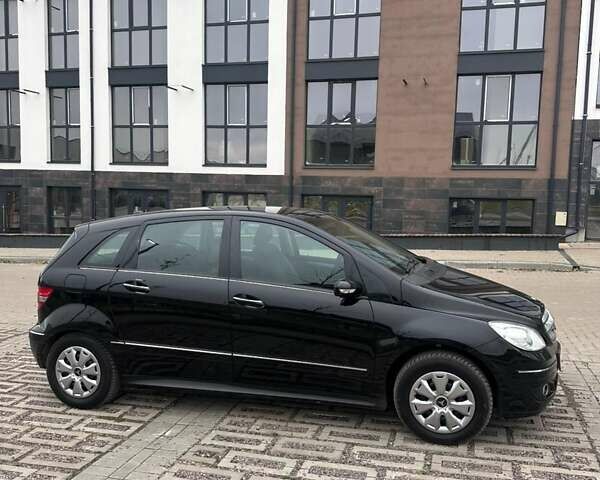 Чорний Мерседес Б-клас, об'ємом двигуна 1.7 л та пробігом 203 тис. км за 7500 $, фото 12 на Automoto.ua