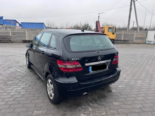 Черный Мерседес Б-класс, объемом двигателя 2 л и пробегом 360 тыс. км за 2699 $, фото 6 на Automoto.ua