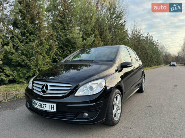 Черный Мерседес Б-класс, объемом двигателя 2 л и пробегом 264 тыс. км за 6500 $, фото 5 на Automoto.ua