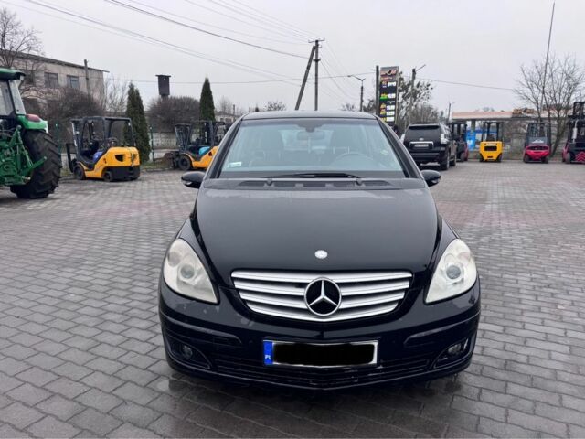 Черный Мерседес Б-класс, объемом двигателя 2 л и пробегом 360 тыс. км за 2699 $, фото 1 на Automoto.ua